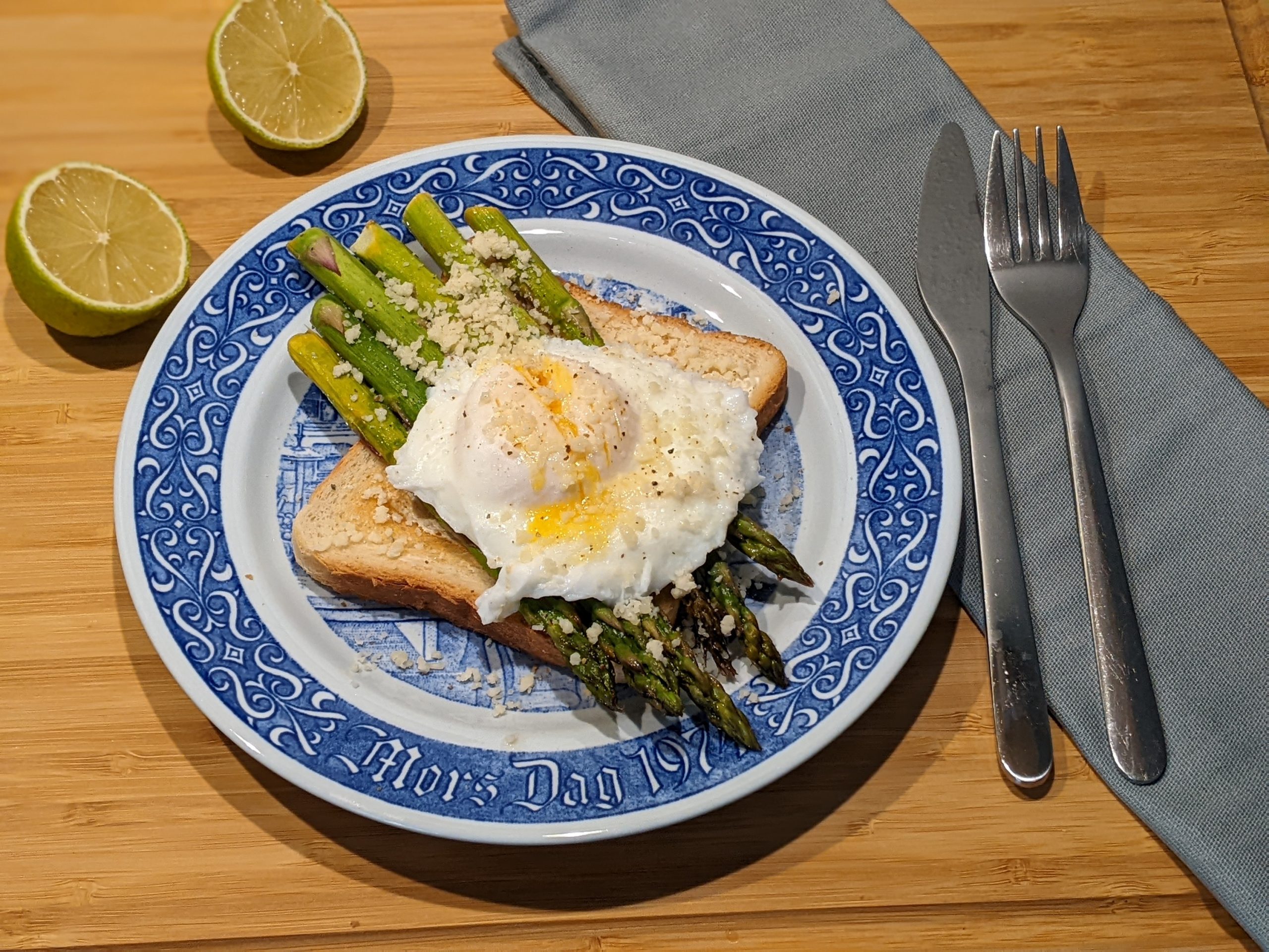 Asparagus with Poached Egg